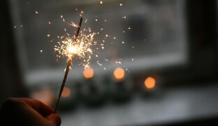 Hasiči apelují na opatrnost. Sváteční tradice mohou být rizikové