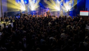 Slovenská energie, plný parket a emoce až do noci. Kroměřížský ples nadchl hosty i kapelu No Name