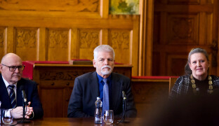 Když se nedohodneme s USA, musí se státy NATO o sebe postarat samy, řekl prezident na debatě se studenty