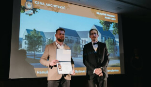 H-blok boduje. Hanušovice získaly architektonické ocenění