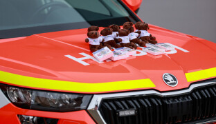 S hasiči teď jezdí i plyšoví pomocníci. Pomáhají při komunikaci s dětmi