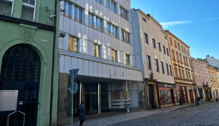 Kdysi Baťa, dnes prázdno. Teď má dům na Riegrově nové ambice