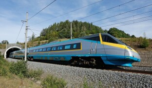 Polské Pendolino bude jezdit přes Olomouc. Zkušební provoz potrvá až do června