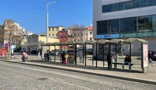 Další modernizace MHD? Autobusová zastávka v centru dostane novou podobu