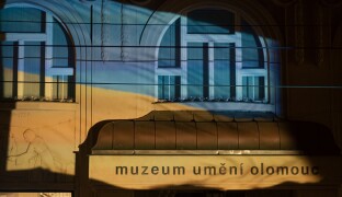 Chtěli jsme jen vyjádřit solidaritu. Vlajku Ukrajiny na muzeum promítali