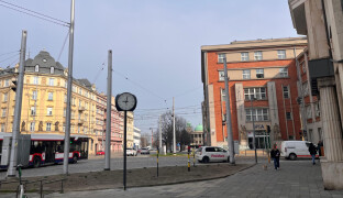 Ciferník už stojí. Lidé si zase můžou dávat sraz u hodin