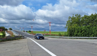 Silnice mezi Břuchotínem a Křelovem se uzavře. Autobusy budou jezdit jinak