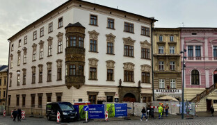 Byty na Dolním letos nedokončí. Rekonstrukce Hauenschildova paláce se komplikuje