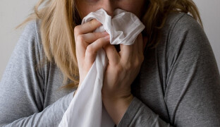 Alergická sezóna začala. Nejvíc potíží způsobují líska, olše a brzy také bříza