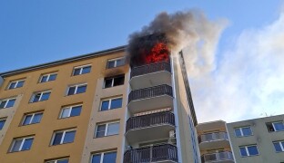 V Prostějově hořel panelák