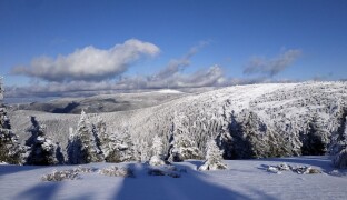 Zimní sporty v Jeseníkách ožívají v nové publikaci a výstavě