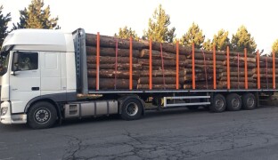 Pokutu 100 tisíc korun zaplatil na místě a v hotovosti. Řidič kamionu odmítl najet na váhu