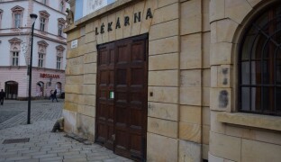 Zapomenuté stavby: Tradice stará 500 let. Jaká je budoucnost Krajinské lékárny?