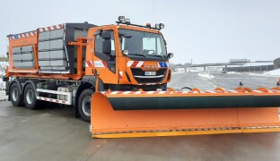 Nejnáročnější zima za poslední roky. Posypová sůl mizí po tunách