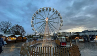 Vyhlídkové kolo v Olomouci opět jezdí. Technici opravili závadu po výkyvu napětí