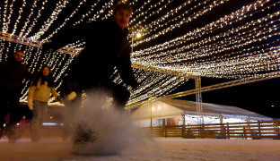 Vánoce a sport? Proč ne. Která města na Olomoucku otevřela ledovou plochu?