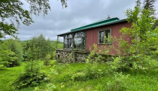 Zapomenuté stavby: Lovecký zámeček léta chátrá. Řádí tady i zloději