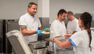 Funguje to jako v restauraci, to čumím. Po Forejtovi a Paulusovi vařil ve FN další šéfkuchař