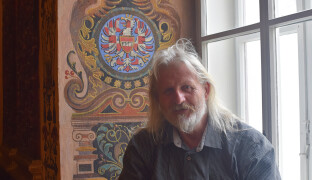 Orloj mě neuráží, jde o doklad doby, říká restaurátor Radomír Surma