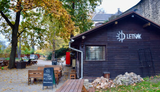 Stavbu nové gastro zóny chystají už na příští rok. Dřevěná chalupa půjde k zemi