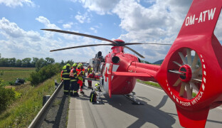 AKTUÁLNĚ: Nehoda zablokovala D1. Projedete jedním pruhem, na místě byl vrtulník