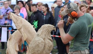 Sympózium Dřevosochání a jiného tvoření připravují v Loučné