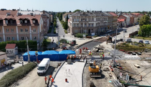 Výluka na Neředín potrvá déle. Stavbu protahují nečekané stavební zásahy