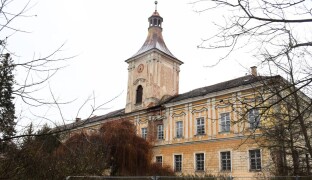 Zapomenuté stavby: Zámek v Přestavlkách chátrá. Obec o něj zájem nemá