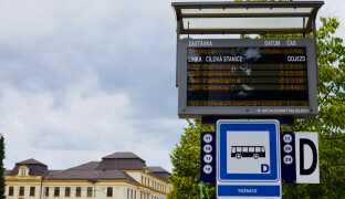 Zastávky MHD v Olomouci čeká modernizace. Nové panely přinesou aktuálnější informace