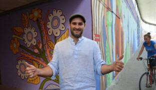 Podchod pod Foerstrovou ulicí září novou výzdobou od Vincenta Chigniera