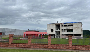 Požár funkcionalistické vily měl být fingovaný, tvrdí žalobci. Před soudem stanou čtyři lidé