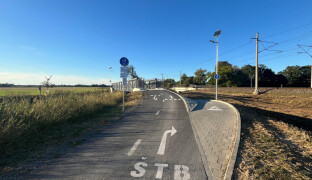 Stála téměř 105 milionů. Cyklostezka mezi Olomoucí a Štěpánovem má i USB zásuvky