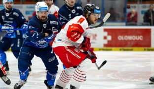 Český hokejový styl je nejvíce defenzivní, který jsem kdy hrál, říká hokejový útočník Renars Krastenbergs