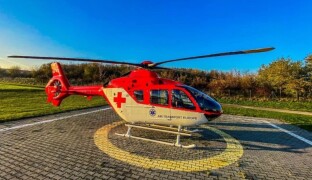 Nehýbat při úrazu páteře? Pravda, ale má to svá pravidla, říká mluvčí záchranky