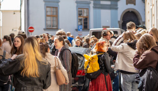 FOTO: Naše podpora nekončí, média nedáme! Proti zrušení poplatků vystoupili i v Olomouci