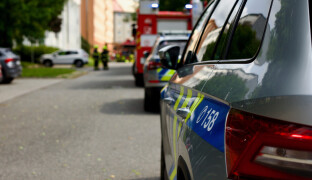 Vařili, užívali, prodávali. Policie obvinila dvě osoby, hrozí jim 10 let vězení