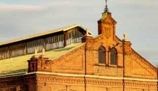 Široký prodal Tržnici. Chytne chátrající budova druhý dech?