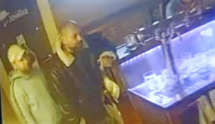 Neznámý pachatel zbil v Šumperku muže, policie hledá svědky události