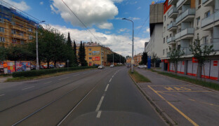 Zkracují si tudy cestu do obchodu. Na Wolkerově vznikne nový přechod