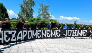 Nezapomeneme, Johne! V Olomouci se rodina a fotbalová veřejnost rozloučila se zesnulým Petrem Uličným