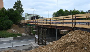 V Hranicích pokračují práce na mostě 1.máje. Chodcům slouží lávka