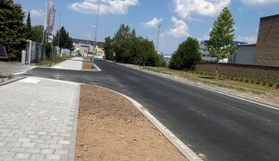 Řidiči už projedou ulicí U Panelárny. V Olomouci je kompletně hotový autobusák na Tržnici