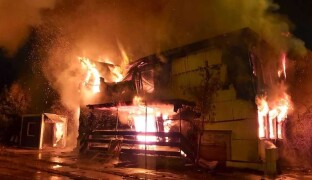 Noční požár v Olomouci. Hasiči zasahovali v městské části Povel