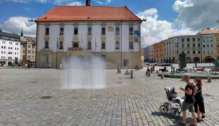 Mlžítka na Horním náměstí v Olomouci až příští rok po rekonstruci kašny