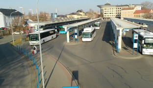 Přerov zahájil opravu nástupišť a chodníků na autobusovém nádraží