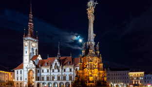 Když se setmí v našem kraji. Toto je Horní náměstí v Olomouci