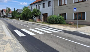 U Cihelny je bezpečněji. Nový přechod doplnily i další změny