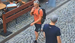Policisté pátrají po muži. O pomoc prosí veřejnost