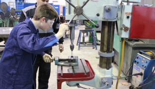 Kraj přidá studentům na stipendiu. Peníze dostanou ve 47 oborech