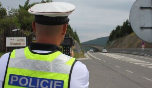 Z Jeseníku chtěla dojet až do Chorvatska. Auto jí podle policie nepatřilo